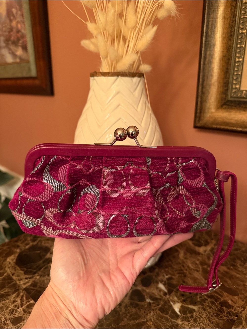 Coach Vintage Y2K Chenille Fuchsia Signature Frame KISS-LOCK Wristlet. Rare